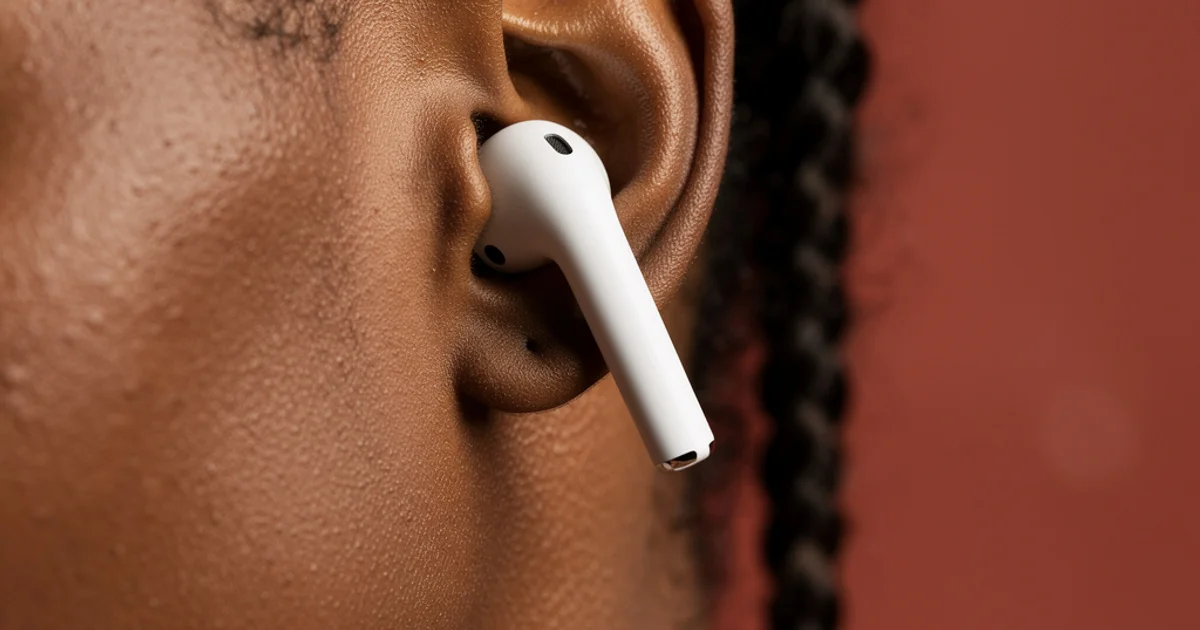 AirPods Ultra со встроенными камерами: слухи о «зрячей» Siri и новом классе наушников